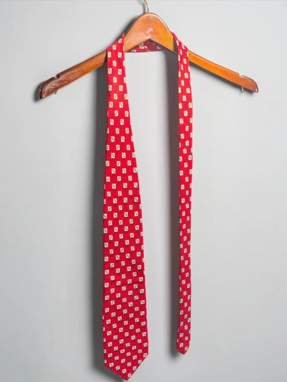 Robert Talbott Studio Silk Necktie Red Geometric Orbital Abstract USA 59 x 4
